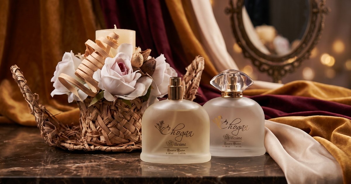 Vecchie boccette profumi Chogan in vetro satinato trasparente, prima del restyling Olfazeta